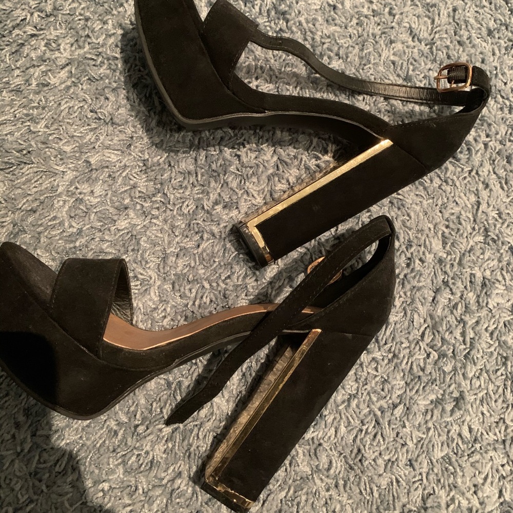 Black and gold heels - Picture 3 of 3